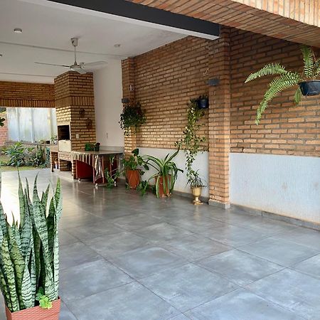 Moderna Y Unica Casa Independiente Con Jardin Y Estacionamiento Сьюдад-дель-Есте Екстер'єр фото