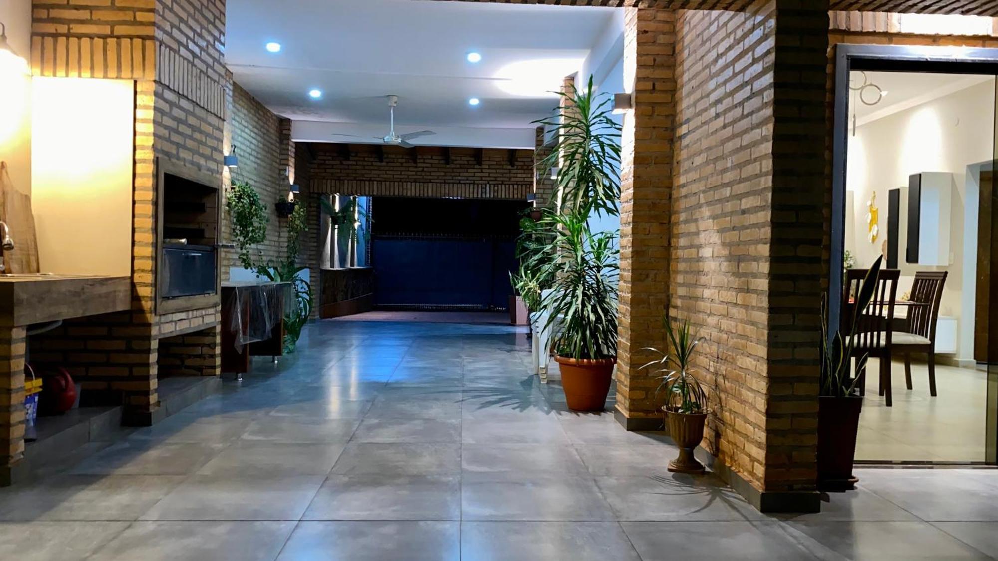 Moderna Y Unica Casa Independiente Con Jardin Y Estacionamiento Сьюдад-дель-Есте Екстер'єр фото